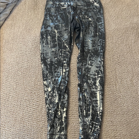lululemon athletica Pants - lululemon athletica Black & Gray Abstract Print Leggings
